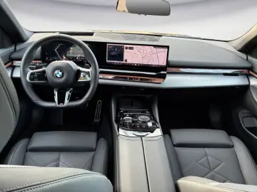 BMW 520d xDrive M SPORT Driving Assistant Pro harman