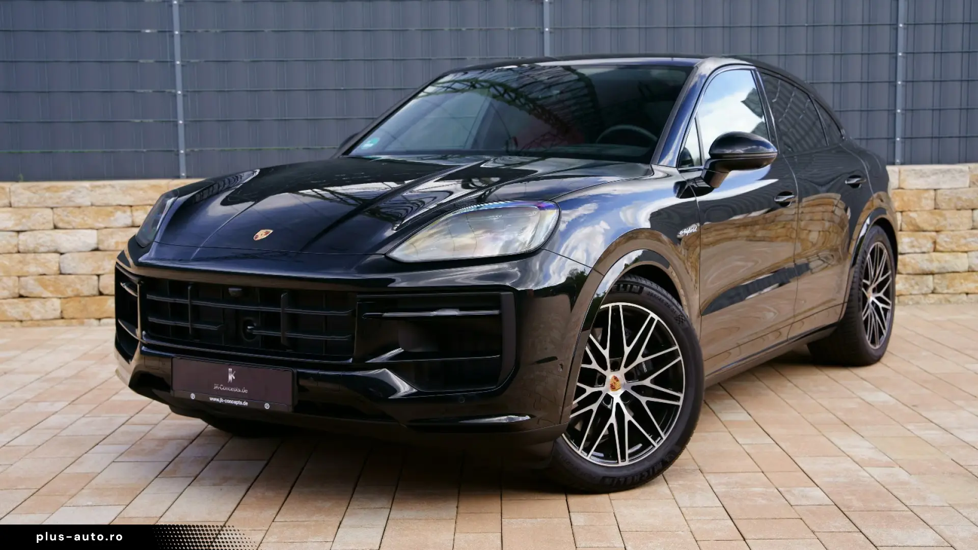 Porsche Cayenne Coupe E-Hybrid Black Edition RED BLACK