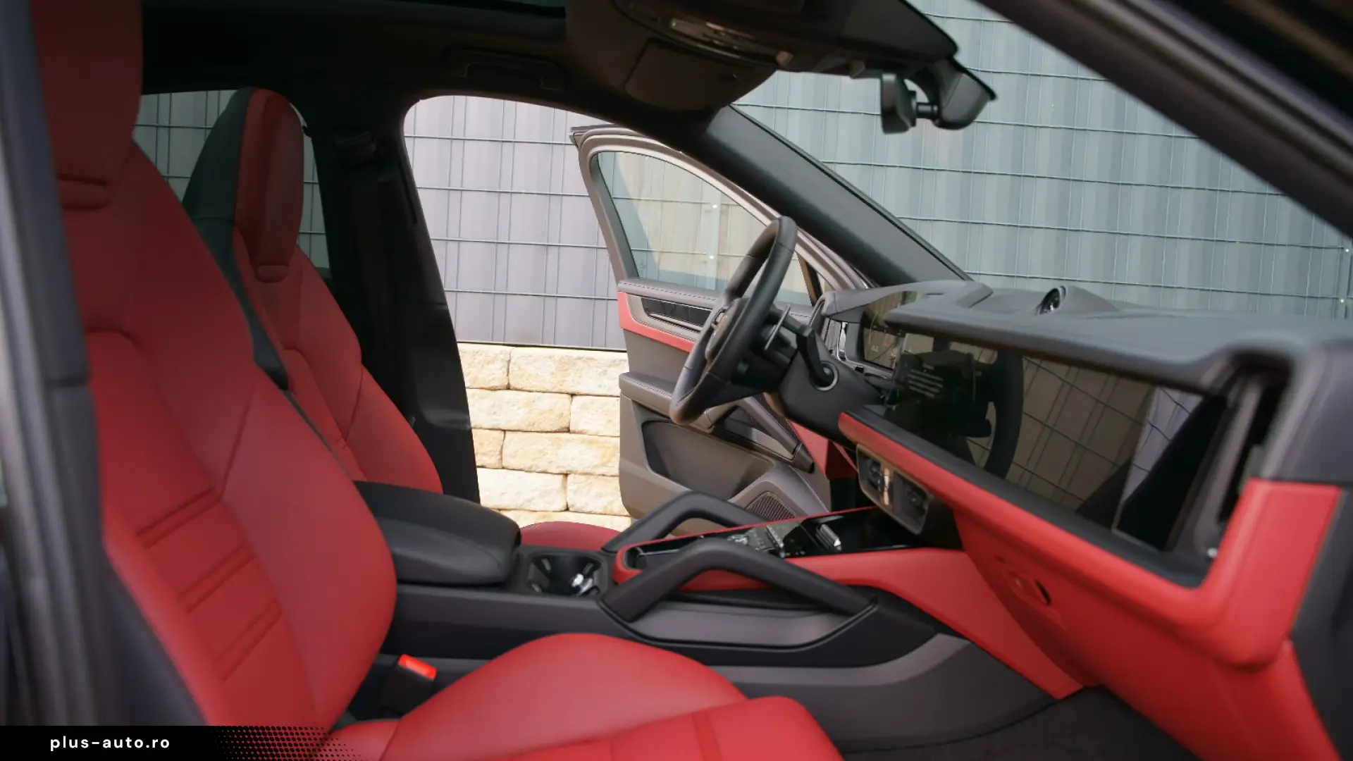 Porsche Cayenne Coupe E-Hybrid Black Edition RED BLACK