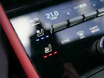 Porsche Cayenne Coupe E-Hybrid Black Edition RED BLACK