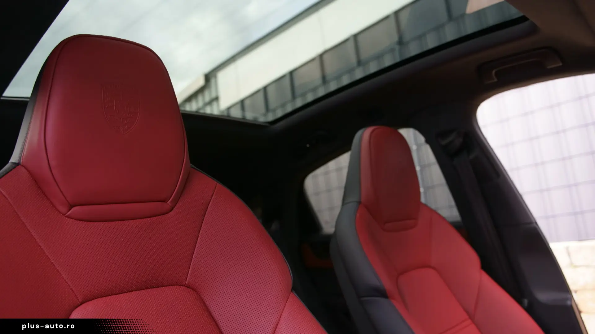 Porsche Cayenne Coupe E-Hybrid Black Edition RED BLACK
