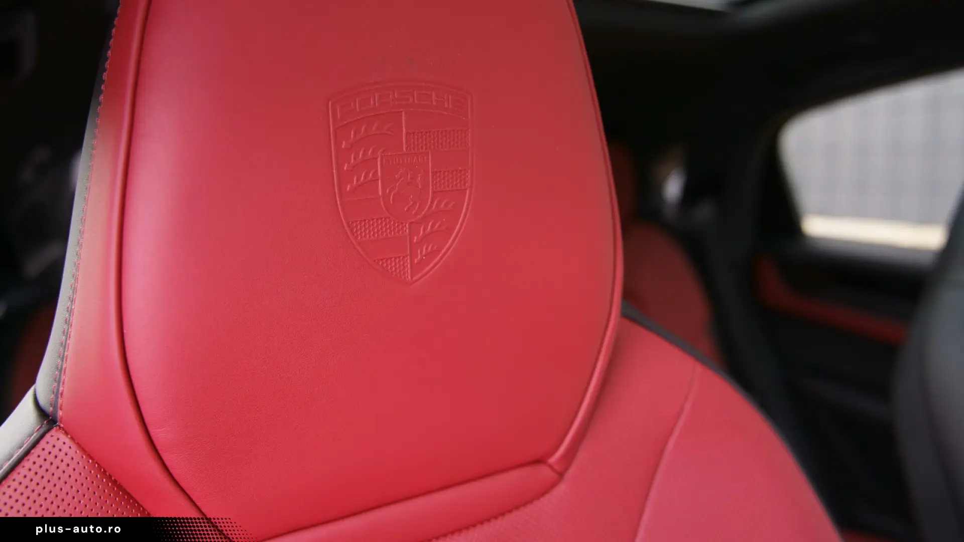 Porsche Cayenne Coupe E-Hybrid Black Edition RED BLACK
