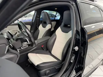 MERCEDES-BENZ A 250 4Matic AMG LEDER LED PANO BURMESTER