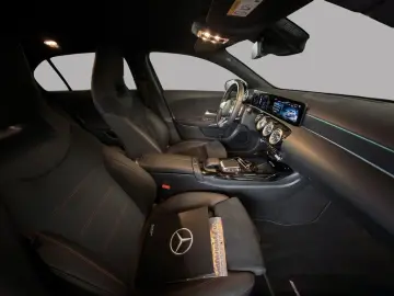 MERCEDES-BENZ A35 AMG 4Matic Panoramadach