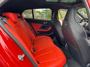 BMW M135 i X DRIVE INDIWIDUAL HEAD UP LED