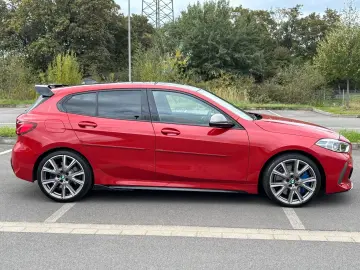 BMW M135 i X DRIVE INDIWIDUAL HEAD UP LED