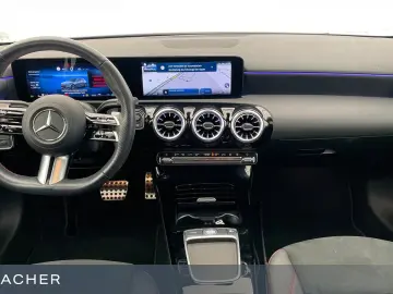 MERCEDES-BENZ A250 4Matic AMG-Line LCPro ACC RFK LEd