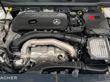 MERCEDES-BENZ A250 4Matic AMG-Line LCPro ACC RFK LEd