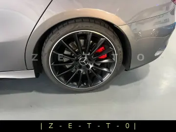 MERCEDES-BENZ A 35   AMG   4Matic   Limousine
