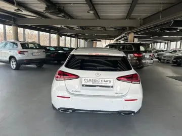 MERCEDES-BENZ A 200 4Matic
