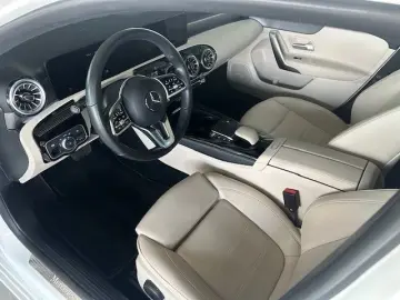 MERCEDES-BENZ A 200 4Matic