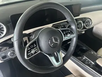 MERCEDES-BENZ A 200 4Matic