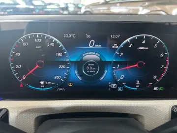 MERCEDES-BENZ A 200 4Matic