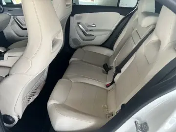 MERCEDES-BENZ A 200 4Matic