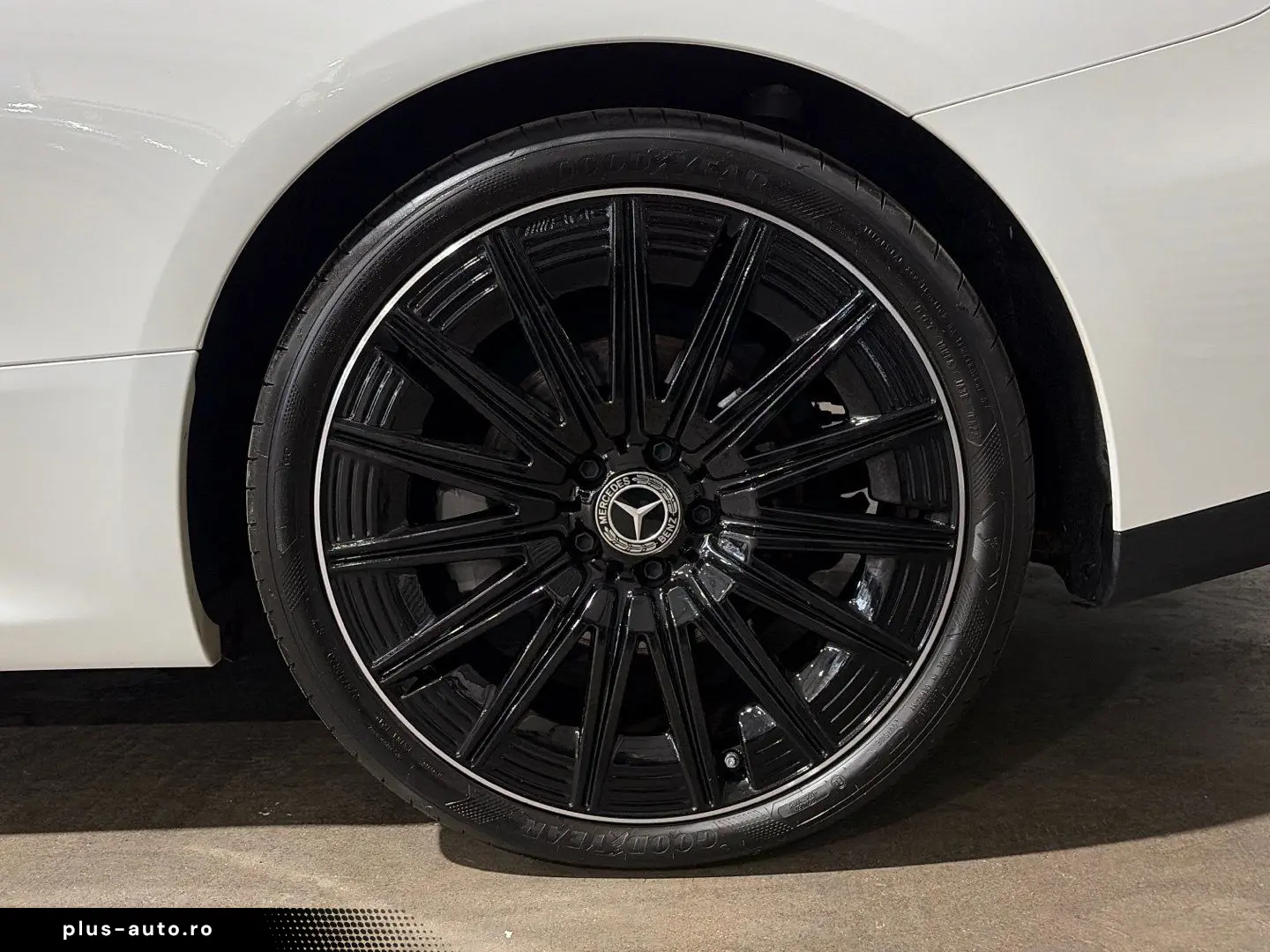 MERCEDES-BENZ CLE 200 AMG Night Panorama Burmester M&hellip;
