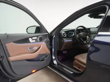 MERCEDES-BENZ E 400 d 4Matic 9G-Tronic Leder Carplay