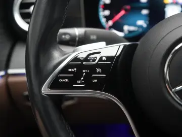 MERCEDES-BENZ E 400 d 4Matic 9G-Tronic Leder Carplay