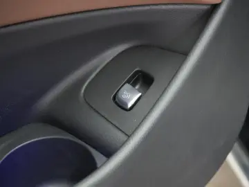 MERCEDES-BENZ E 400 d 4Matic 9G-Tronic Leder Carplay