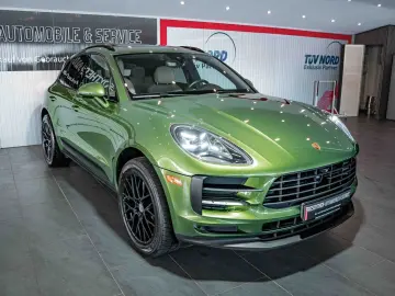PORSCHE Macan Sport-Design Mambagrün Panorama Bose
