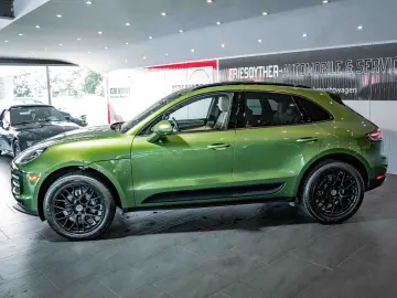 PORSCHE Macan Sport-Design Mambagrün Panorama Bose