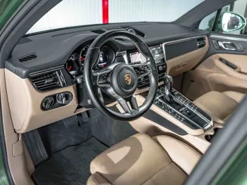 PORSCHE Macan Sport-Design Mambagrün Panorama Bose