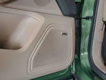 PORSCHE Macan Sport-Design Mambagrün Panorama Bose