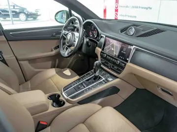 PORSCHE Macan Sport-Design Mambagrün Panorama Bose