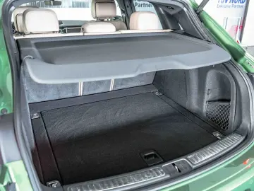 PORSCHE Macan Sport-Design Mambagrün Panorama Bose