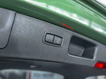 PORSCHE Macan Sport-Design Mambagrün Panorama Bose