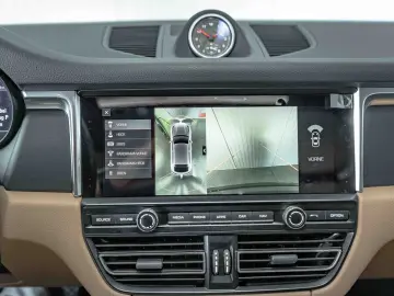 PORSCHE Macan Sport-Design Mambagrün Panorama Bose