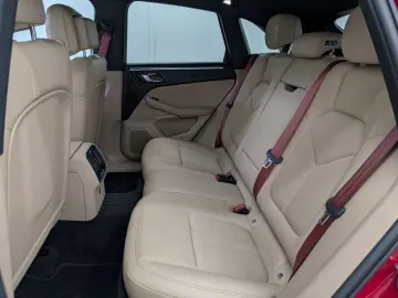 PORSCHE Macan 2.0 Turbo Navi LED ACC Pano