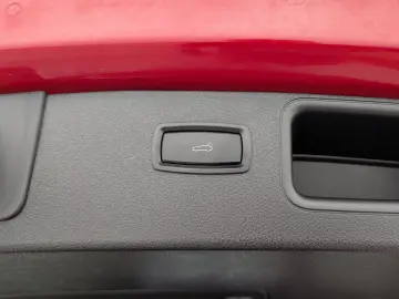 PORSCHE Macan 2.0 Turbo Navi LED ACC Pano