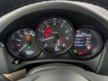 PORSCHE Macan 2.0 Turbo Navi LED ACC Pano
