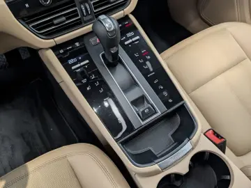 PORSCHE Macan 2.0 Turbo Navi LED ACC Pano