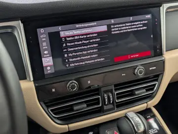 PORSCHE Macan 2.0 Turbo Navi LED ACC Pano