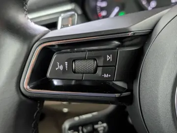 PORSCHE Macan 2.0 Turbo Navi LED ACC Pano