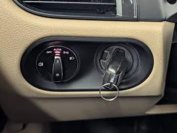 PORSCHE Macan 2.0 Turbo Navi LED ACC Pano