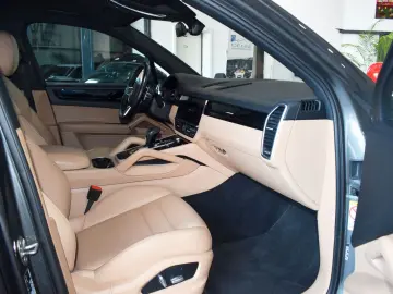 PORSCHE Cayenne    22 Alu  Luftfederung  AHK