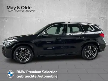 BMW X1 Drive20i M Sportpaket T-Leder HUD Pano Navi D
