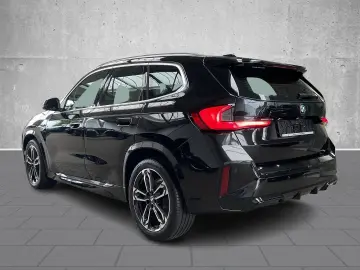 BMW X1 Drive20i M Sportpaket T-Leder HUD Pano Navi D