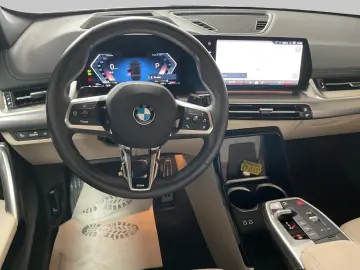 BMW X1 Drive20i M Sportpaket T-Leder HUD Pano Navi D