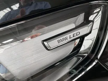 BMW X1 Drive20i M Sportpaket T-Leder HUD Pano Navi D