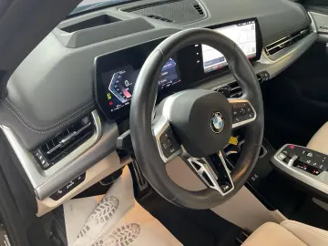 BMW X1 Drive20i M Sportpaket T-Leder HUD Pano Navi D