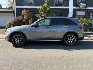 MERCEDES-BENZ GLC 300 de 4MATIC Autom.