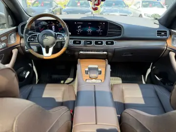 MERCEDES-BENZ GLE 450 AMG Line 4Matic BURMESTER PANO…