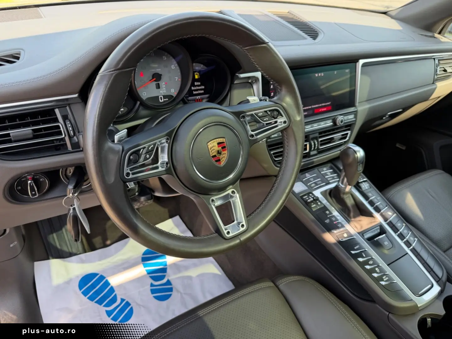 PORSCHE Macan S Pano  21