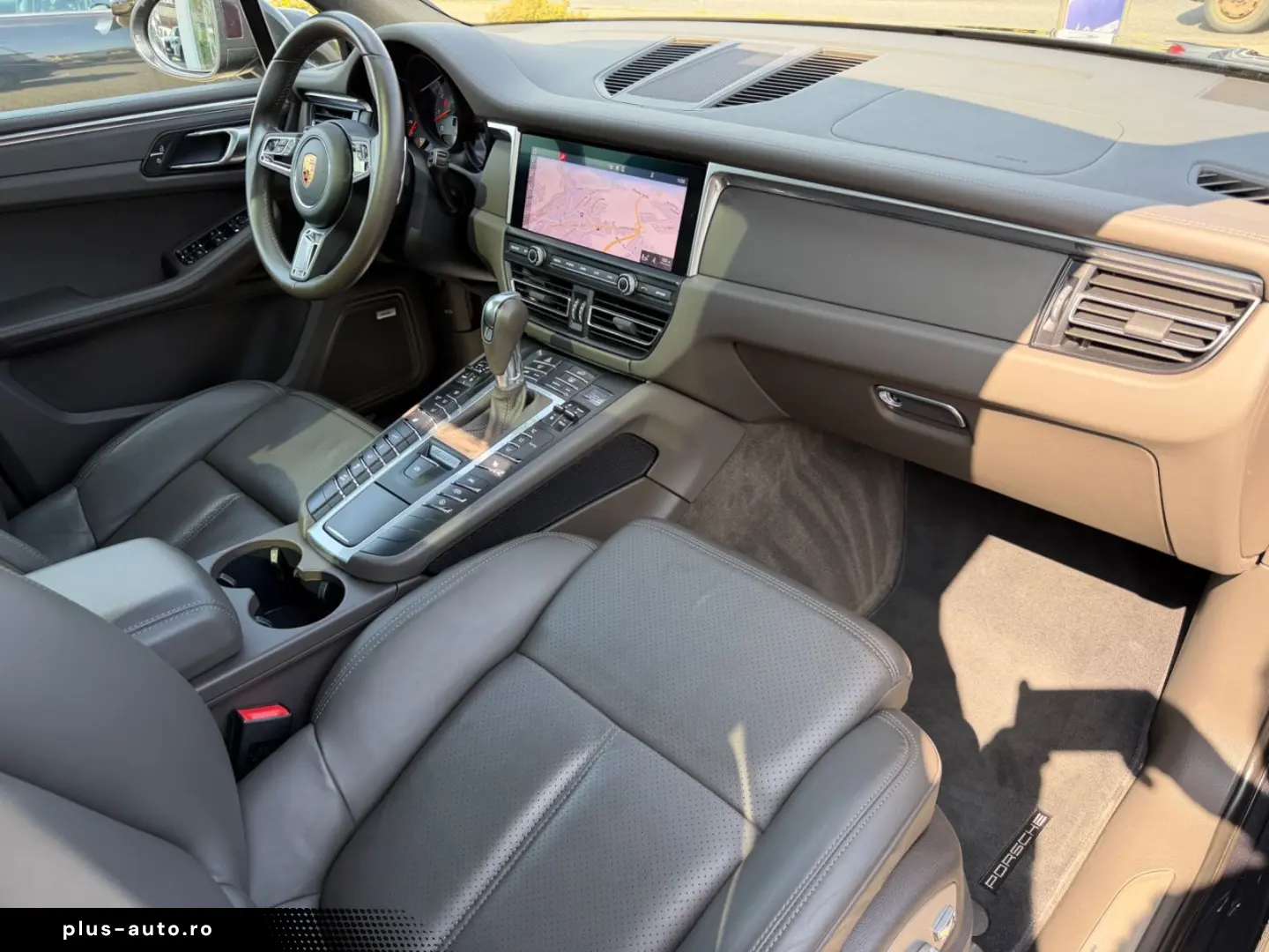 PORSCHE Macan S Pano  21