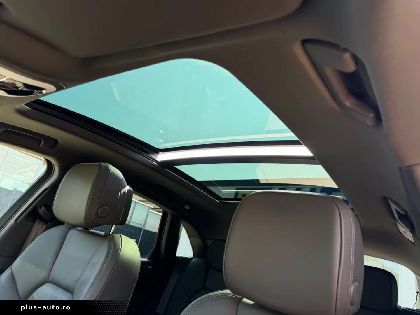 PORSCHE Macan S Pano  21