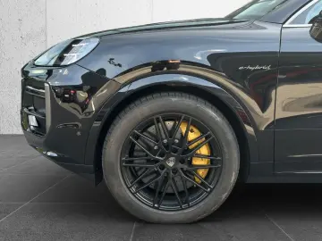 PORSCHE Cayenne Turbo E-Hybrid Coupé