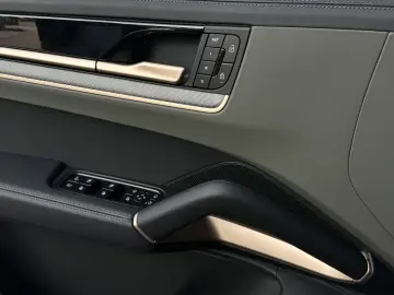 PORSCHE Cayenne Turbo E-Hybrid Coupé